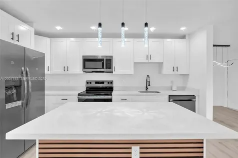 2572 NW 20th Street Fort Lauderdale FL 33311