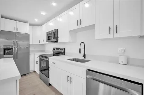 2572 NW 20th Street Fort Lauderdale FL 33311