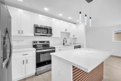 2572 NW 20th Street Fort Lauderdale FL 33311