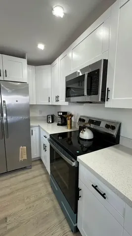 2572 NW 20th Street Fort Lauderdale FL 33311