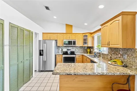 6450 SW 13th Street Plantation FL 33317