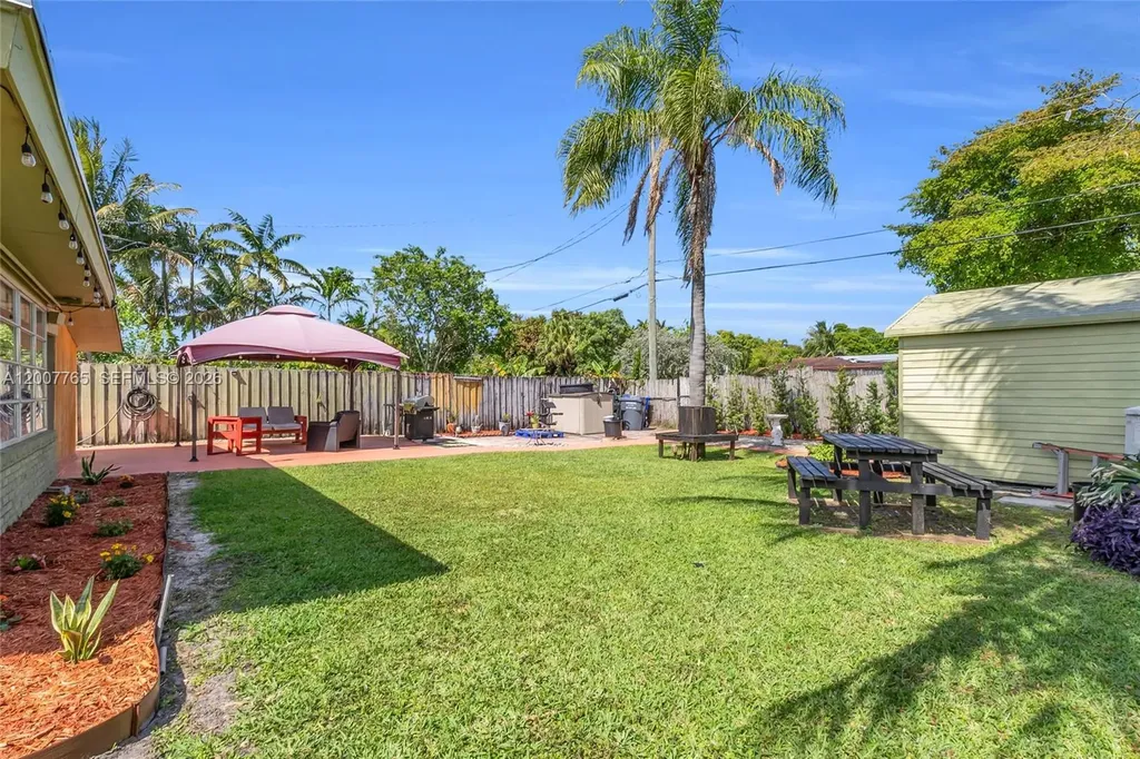 921 N 31st Court Hollywood FL 33021