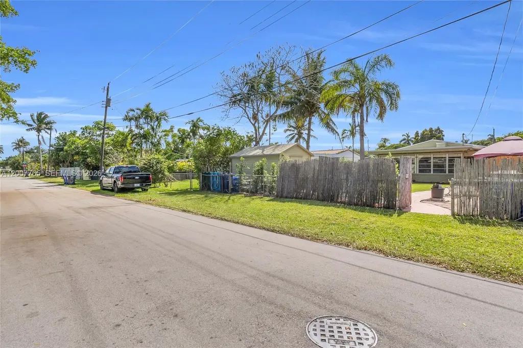 921 N 31st Court Hollywood FL 33021