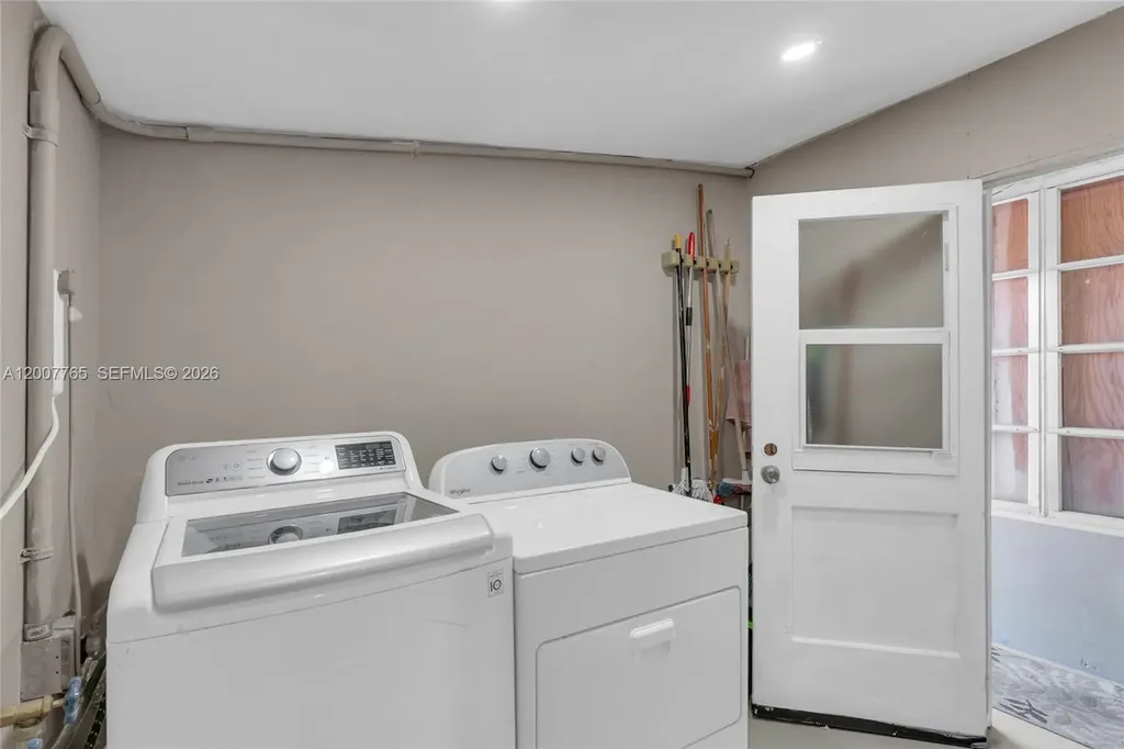 921 N 31st Court Hollywood FL 33021
