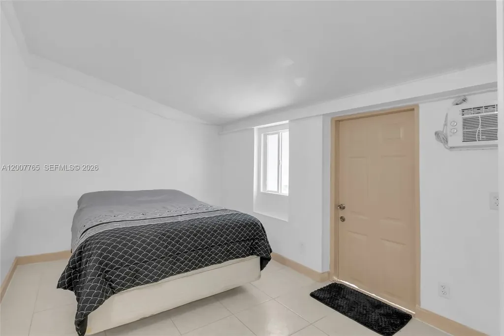921 N 31st Court Hollywood FL 33021