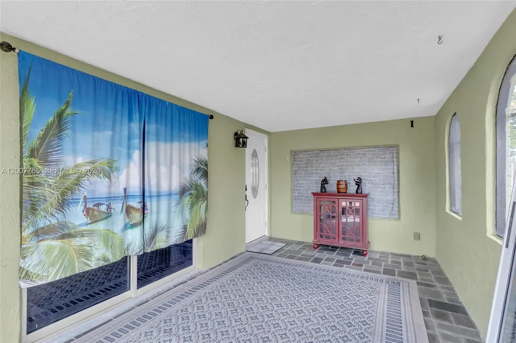 921 N 31st Court Hollywood FL 33021