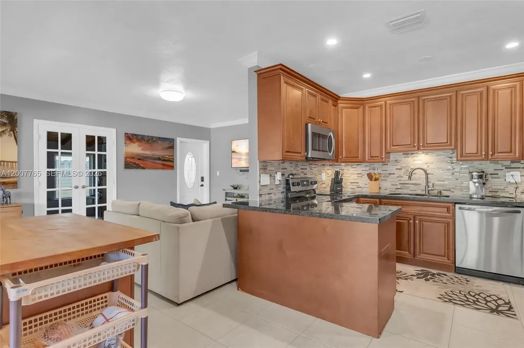 921 N 31st Court Hollywood FL 33021
