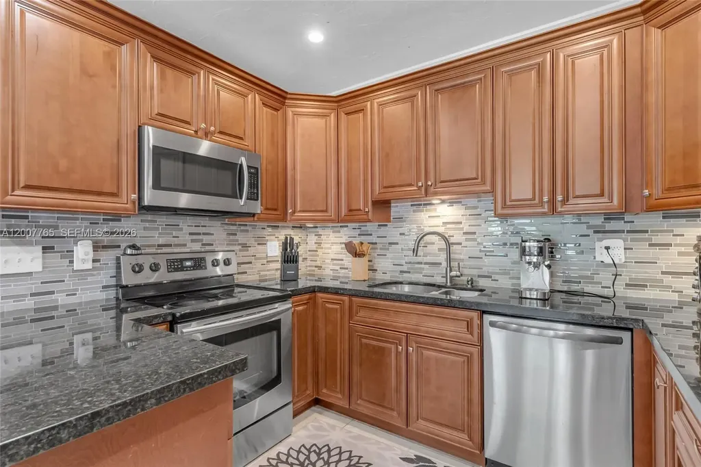 921 N 31st Court Hollywood FL 33021