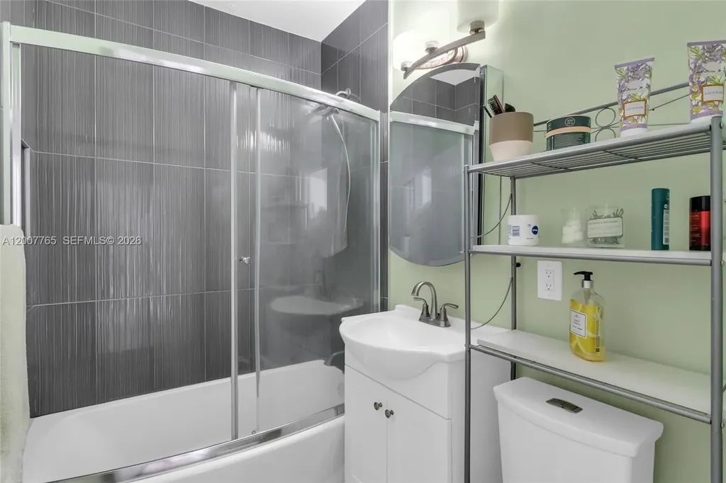 921 N 31st Court Hollywood FL 33021