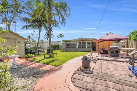921 N 31st Court Hollywood FL 33021