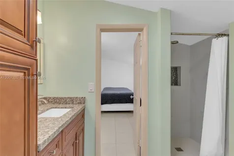 921 N 31st Court Hollywood FL 33021