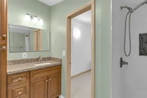 921 N 31st Court Hollywood FL 33021
