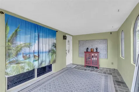 921 N 31st Court Hollywood FL 33021