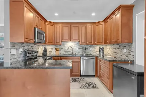 921 N 31st Court Hollywood FL 33021