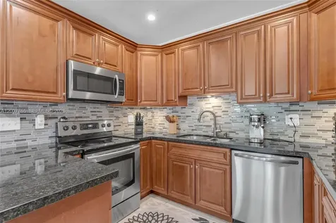 921 N 31st Court Hollywood FL 33021