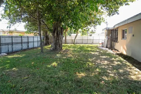 4000 NW 195th Street Miami Gardens FL 33055