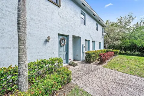 3229 Laurel Ridge Circle Riviera Beach FL 33404