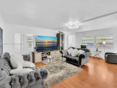 2061 SW 83rd Avenue Davie FL 33324