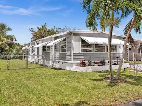 2061 SW 83rd Avenue Davie FL 33324