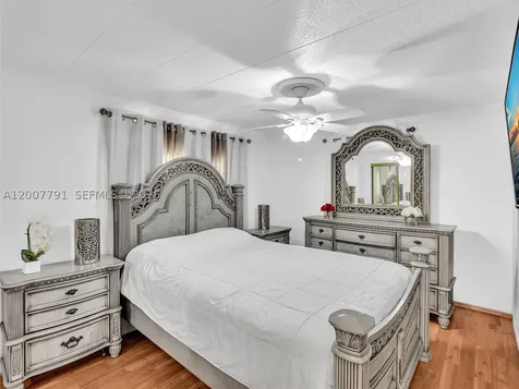 2061 SW 83rd Avenue Davie FL 33324