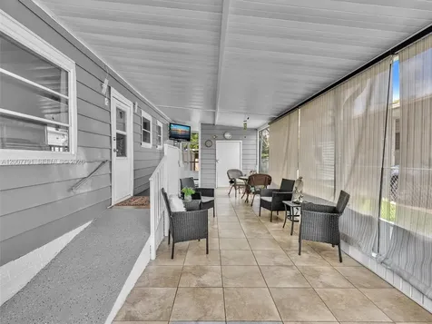 2061 SW 83rd Avenue Davie FL 33324
