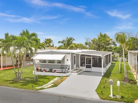 2061 SW 83rd Avenue Davie FL 33324