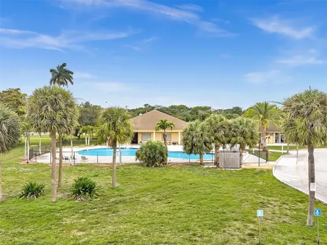 2061 SW 83rd Avenue Davie FL 33324