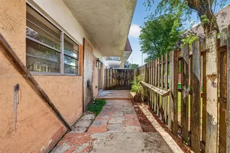 240 NW 107th Avenue Miami FL 33172