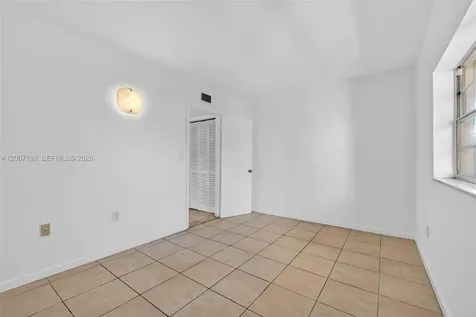 240 NW 107th Avenue Miami FL 33172
