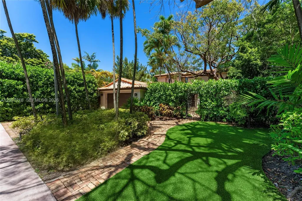 6121 La Gorce Drive Miami Beach FL 33140