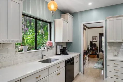 6121 La Gorce Drive Miami Beach FL 33140