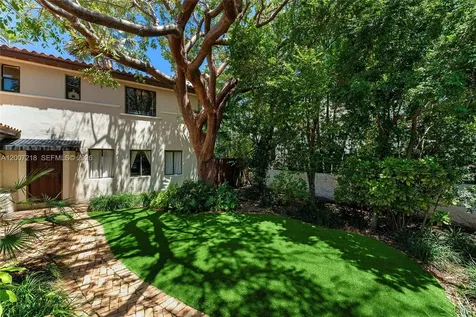 6121 La Gorce Drive Miami Beach FL 33140