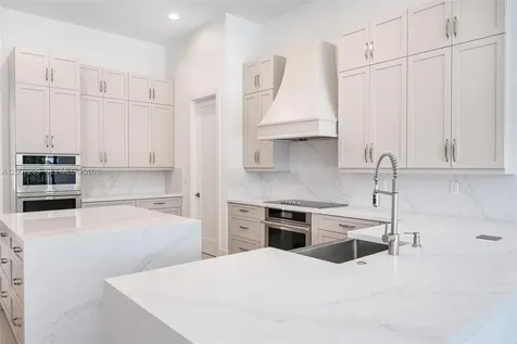 11900 SW 14th Place Davie FL 33325