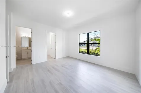 11900 SW 14th Place Davie FL 33325