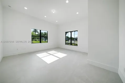 11900 SW 14th Place Davie FL 33325