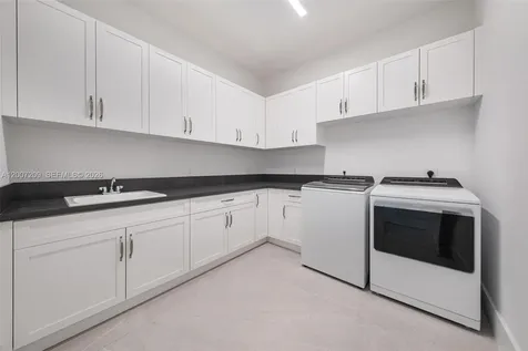11900 SW 14th Place Davie FL 33325