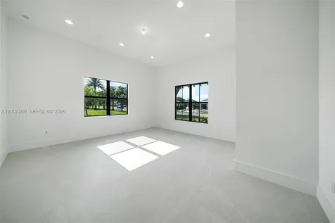 11900 SW 14th Place Davie FL 33325