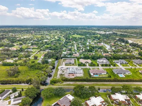 11900 SW 14th Place Davie FL 33325