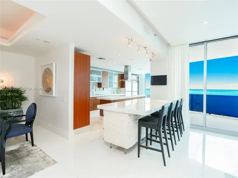 5959 Collins Avenue Miami Beach FL 33140