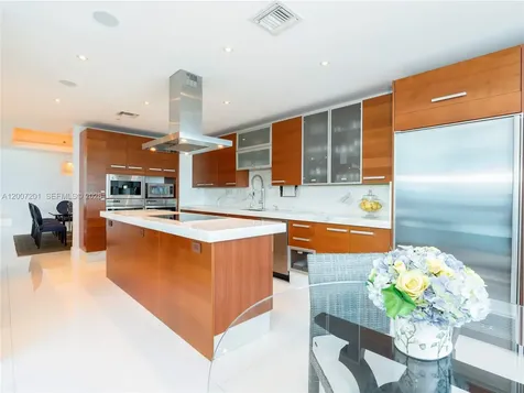 5959 Collins Avenue Miami Beach FL 33140