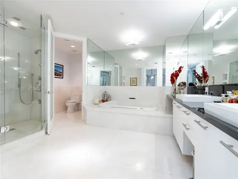 5959 Collins Avenue Miami Beach FL 33140