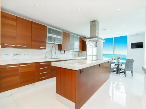 5959 Collins Avenue Miami Beach FL 33140