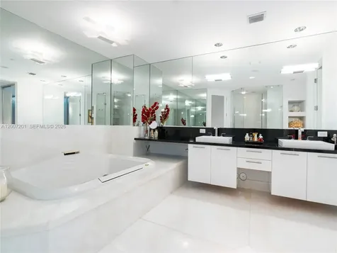 5959 Collins Avenue Miami Beach FL 33140