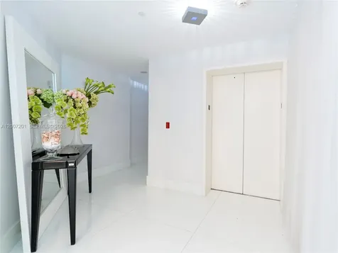 5959 Collins Avenue Miami Beach FL 33140