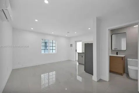 570 NW 48th Street Miami FL 33127