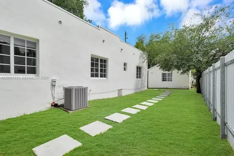 570 NW 48th Street Miami FL 33127