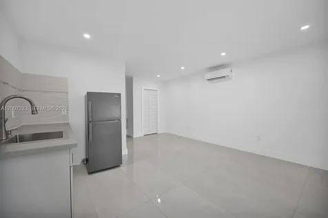 570 NW 48th Street Miami FL 33127