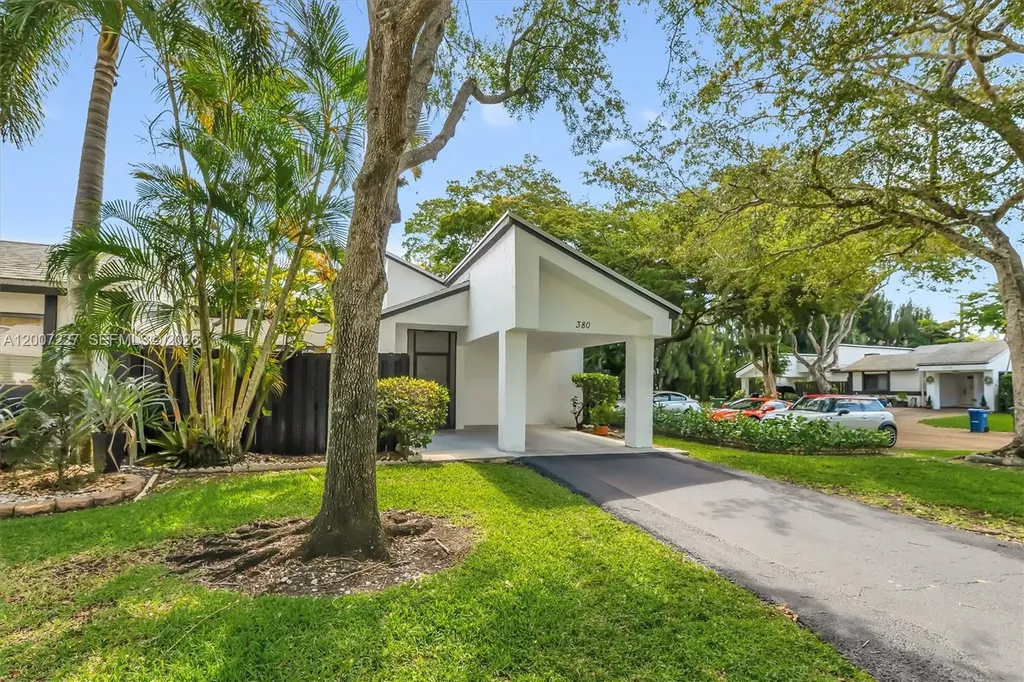 380 Fairway Circle Weston FL 33326