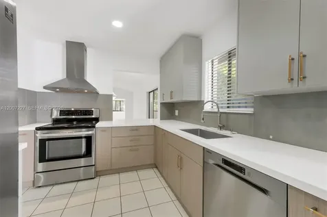 380 Fairway Circle Weston FL 33326