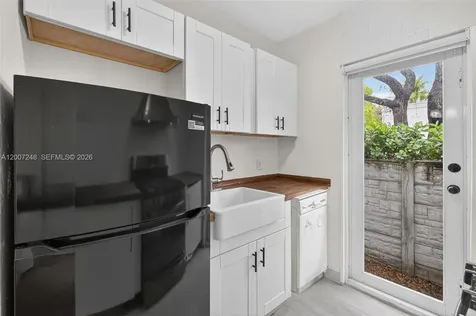 428 Collins Avenue Miami Beach FL 33139